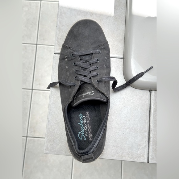 Skecher’s charcoal gray sneakers size 9 - Picture 1 of 8